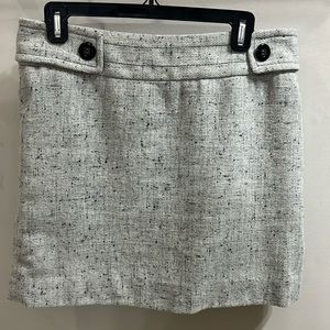 Women’s size 10 Outback Red grey skirt. Excellent condition!